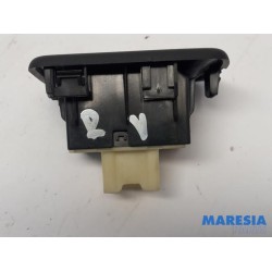 Opel - Vivaro - Multi-functional window switch