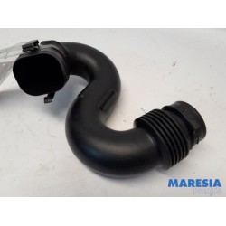 Opel - Vivaro - Air intake hose