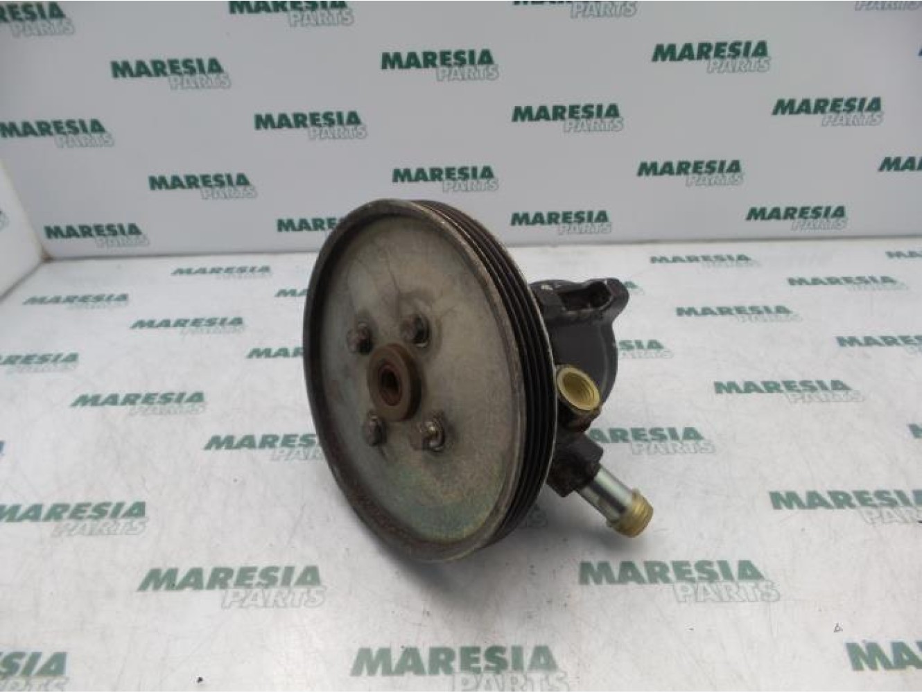 Peugeot - 405 - Power steering pump