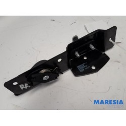 Opel - Vivaro - Minibus/van rear door lock mechanism