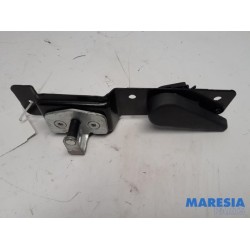 Opel - Vivaro - Minibus/van rear door lock mechanism