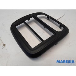 Opel - Vivaro - Radio omlijsting