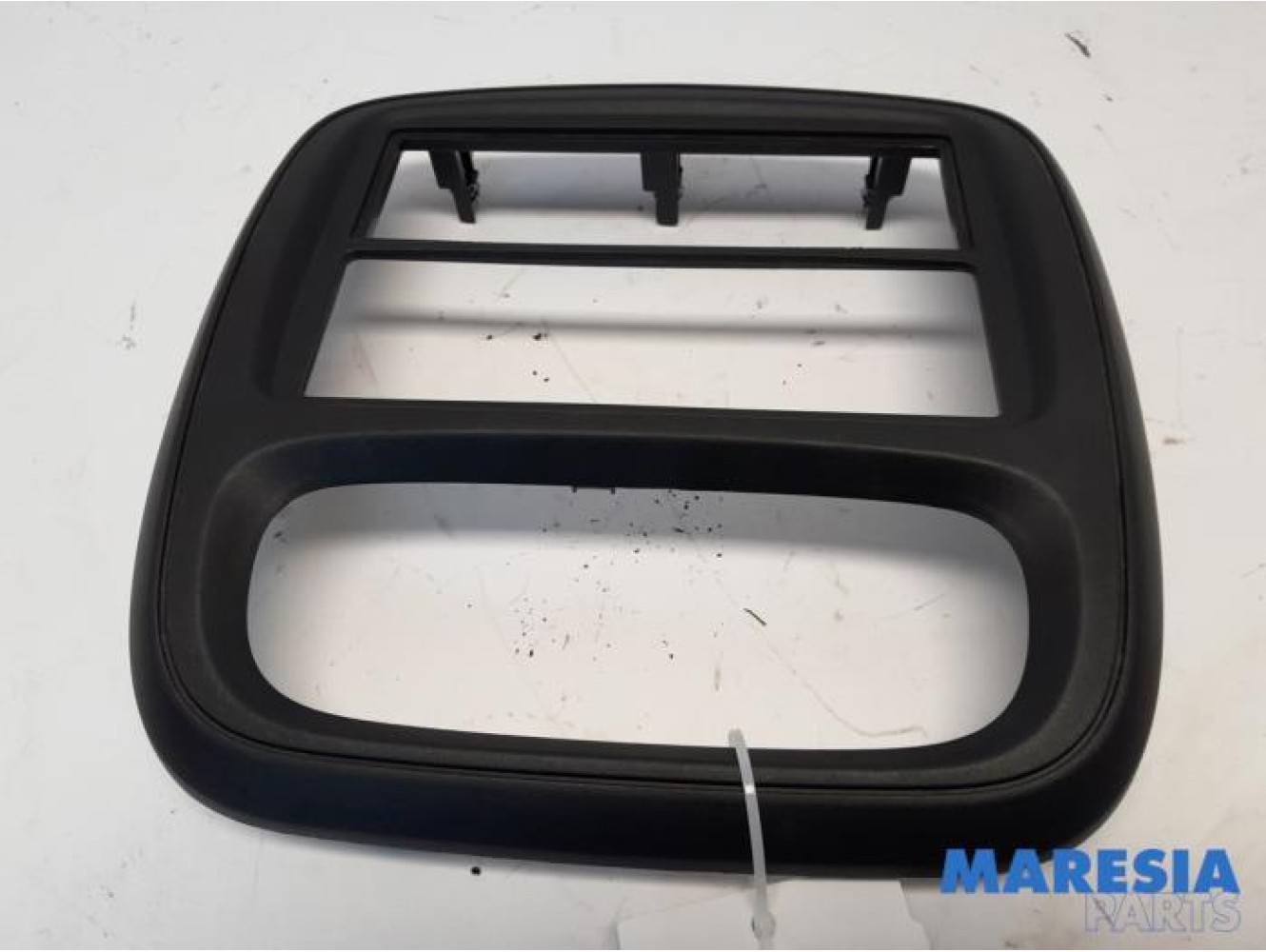 Opel - Vivaro - Radio omlijsting