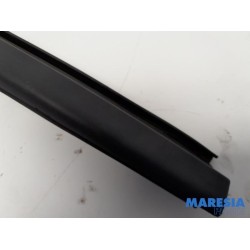 Opel - Vivaro - Frontscreen frame