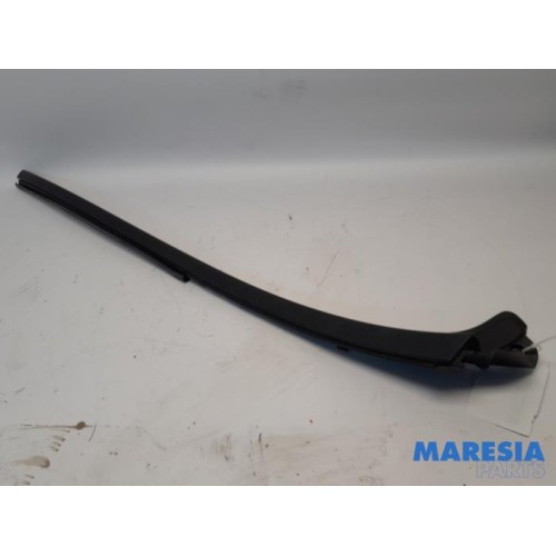 Opel - Vivaro - Frontscreen frame