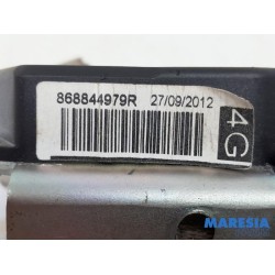 Renault - Megane - Front seatbelt, right