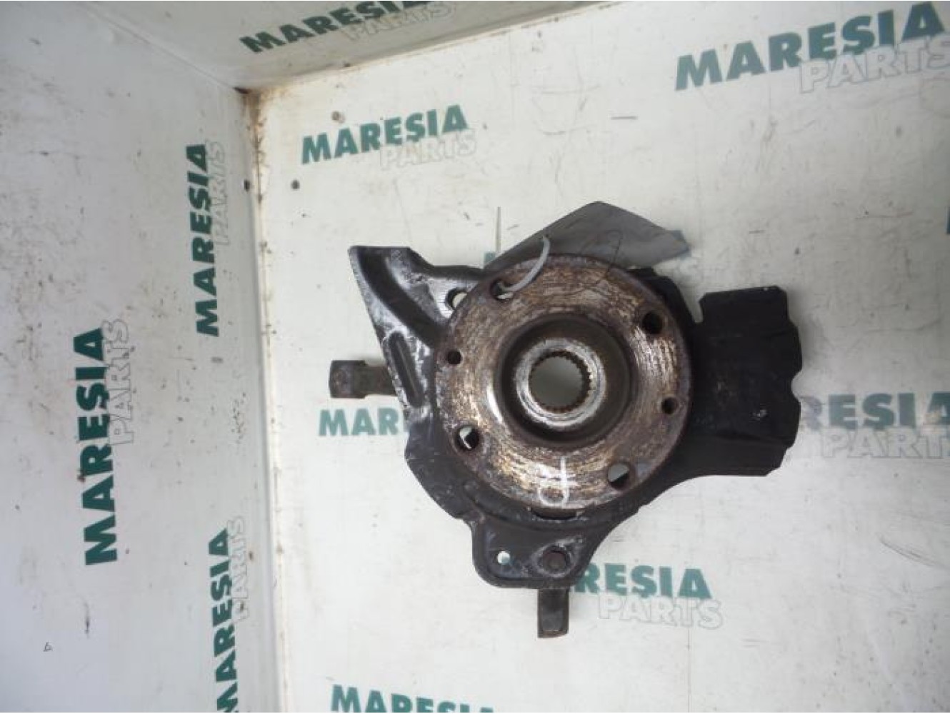 Alfa Romeo - 145/146 - Fusee rechts-voor