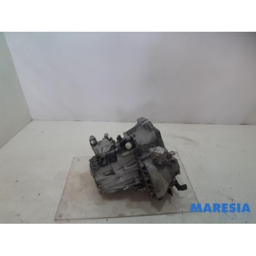 Opel - Vivaro - Gearbox