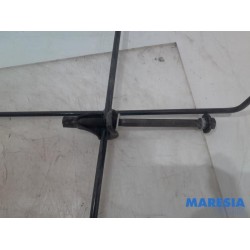 Opel - Vivaro - Aufhängemechanik Reserverad