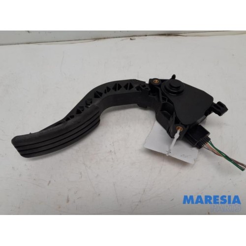Opel - Vivaro - Gaspedalposition Sensor