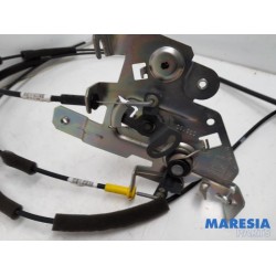 Opel - Vivaro - Sliding door lock mechanism, right