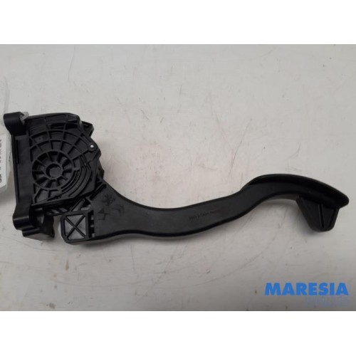 Opel - Vivaro - Accelerator pedal