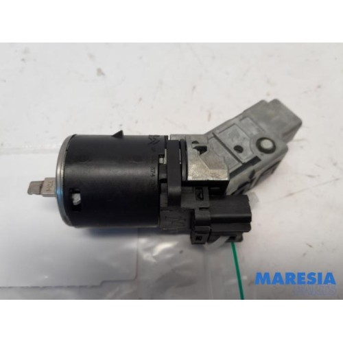 Opel - Vivaro - Ignition lock + key