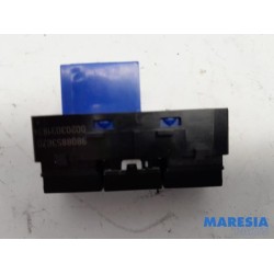 Opel - Vivaro - Central locking switch