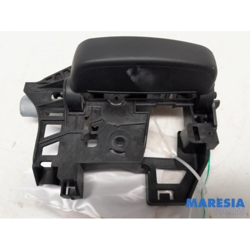 Opel - Vivaro - Sliding door handle, right