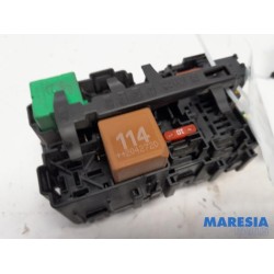Opel - Vivaro - Fuse box