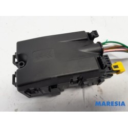 Opel - Vivaro - Fuse box