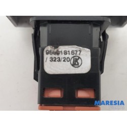 Opel - Vivaro - Panic lighting switch