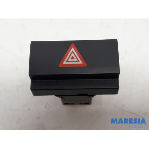 Opel - Vivaro - Panic lighting switch