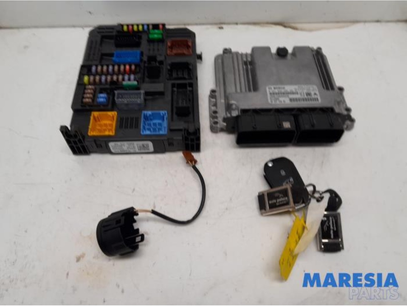 Opel - Vivaro - Engine management computer