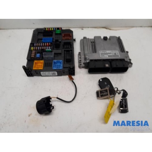 Opel - Vivaro - Engine management computer