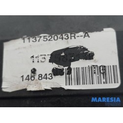 Renault - Clio - Engine mount