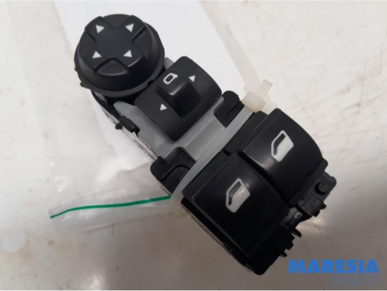 Opel - Vivaro - Multi-functional window switch