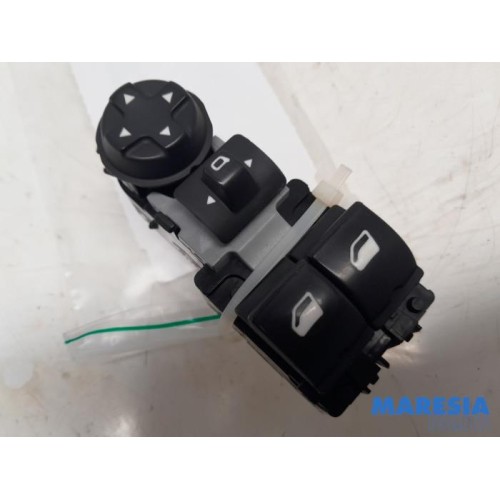 Opel - Vivaro - Multi-functional window switch