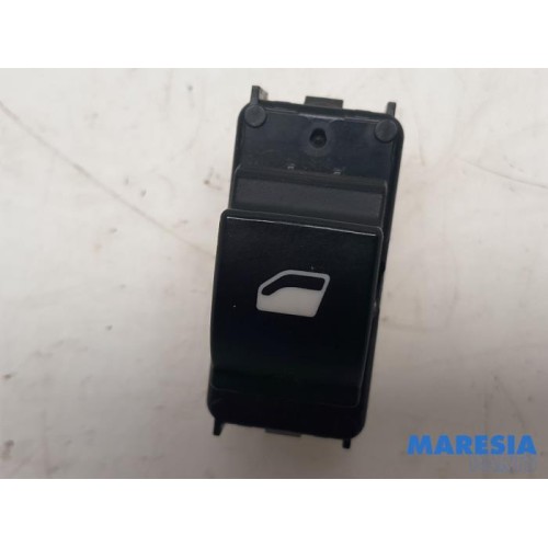 Opel - Vivaro - Electric window switch