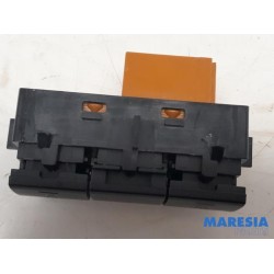 Opel - Vivaro - ASR switch