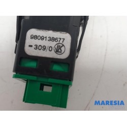Opel - Vivaro - Central locking switch