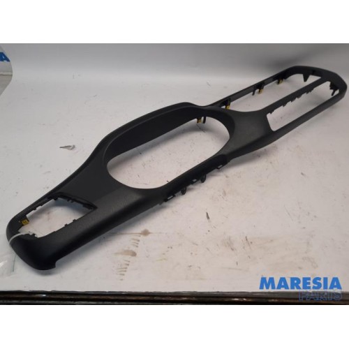 Opel - Vivaro - Dashboard decoration strip