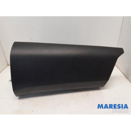 Opel - Vivaro - Glovebox