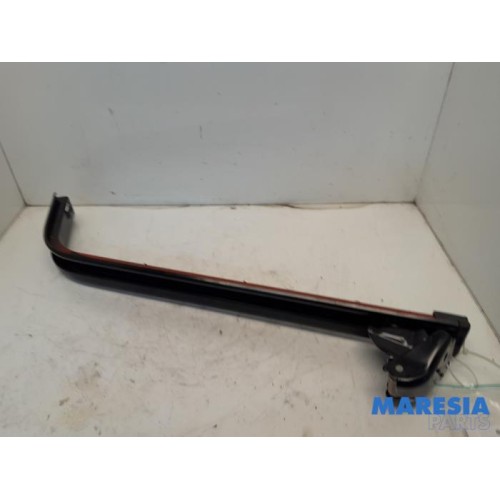 Fiat - Fiorino - Sliding door rail, right