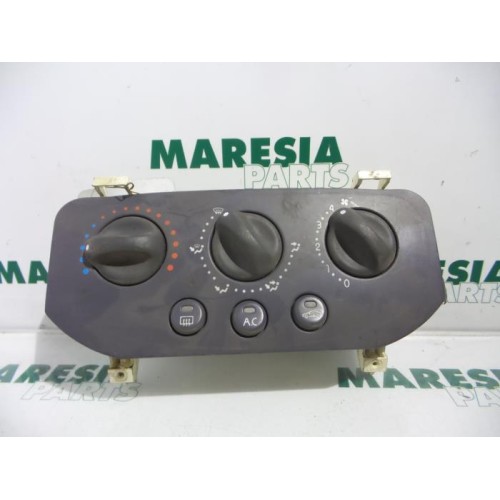 Renault - Clio - Heater control panel
