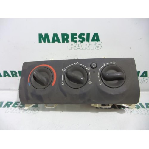 Renault - Clio - Heater control panel
