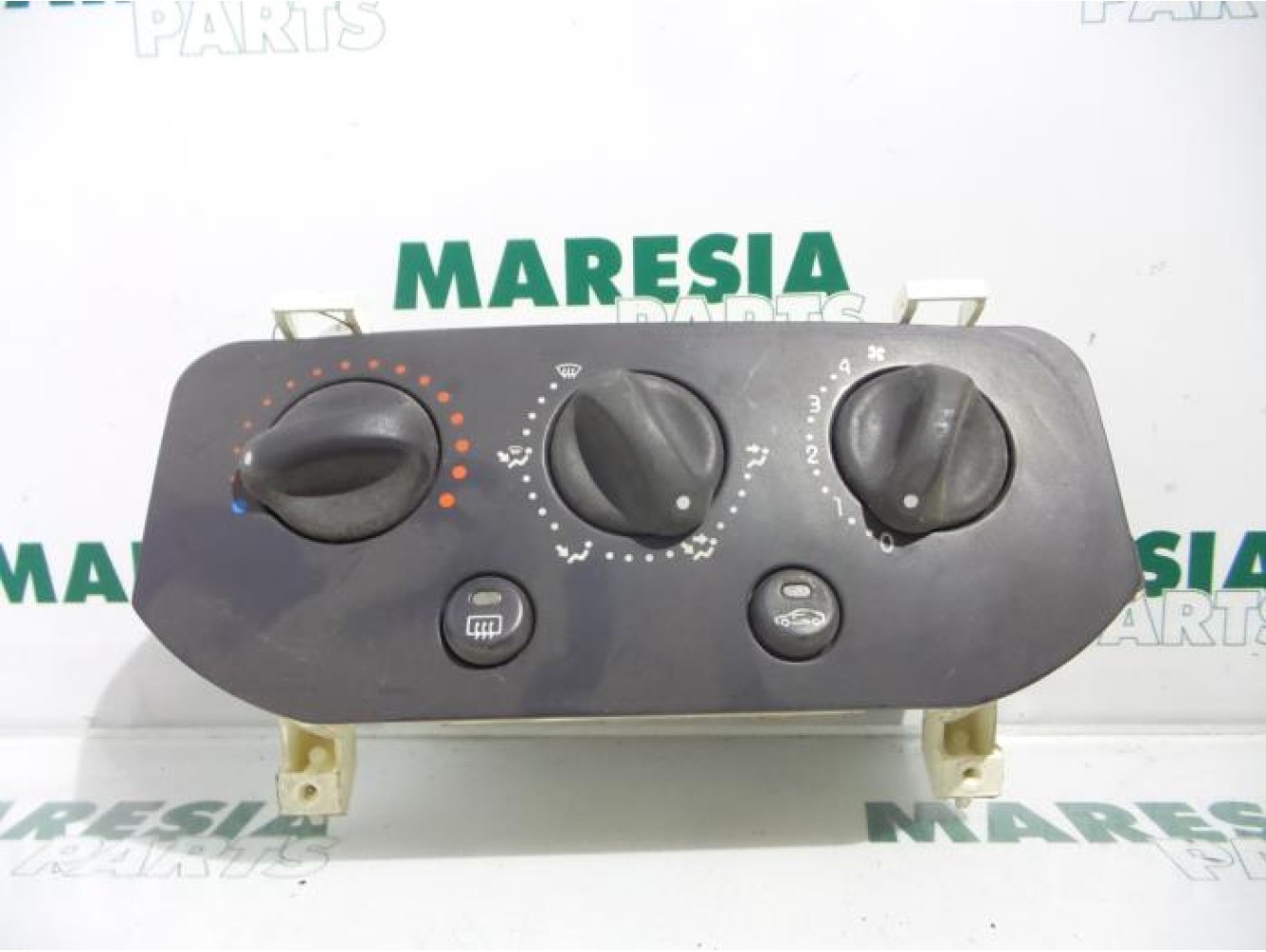 Renault - Clio - Panneau de commandes chauffage