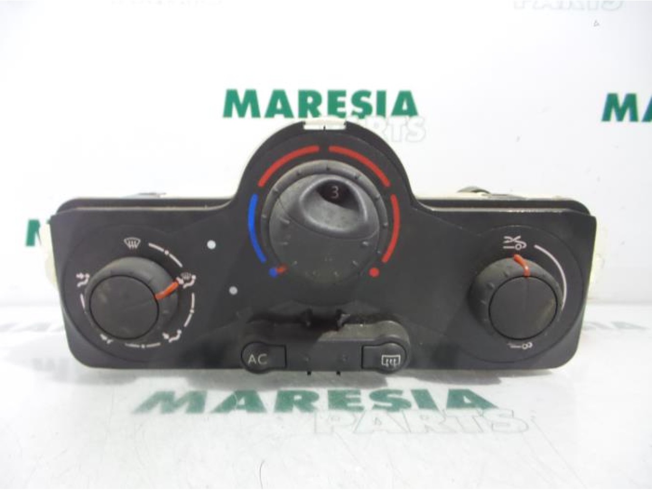 Renault - Clio - Panneau de commandes chauffage