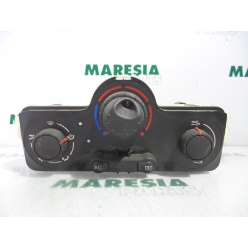 Renault - Clio - Heater control panel