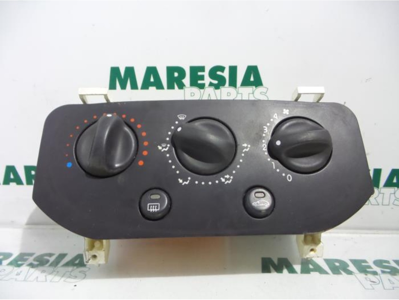 Renault - Clio - Heater control panel