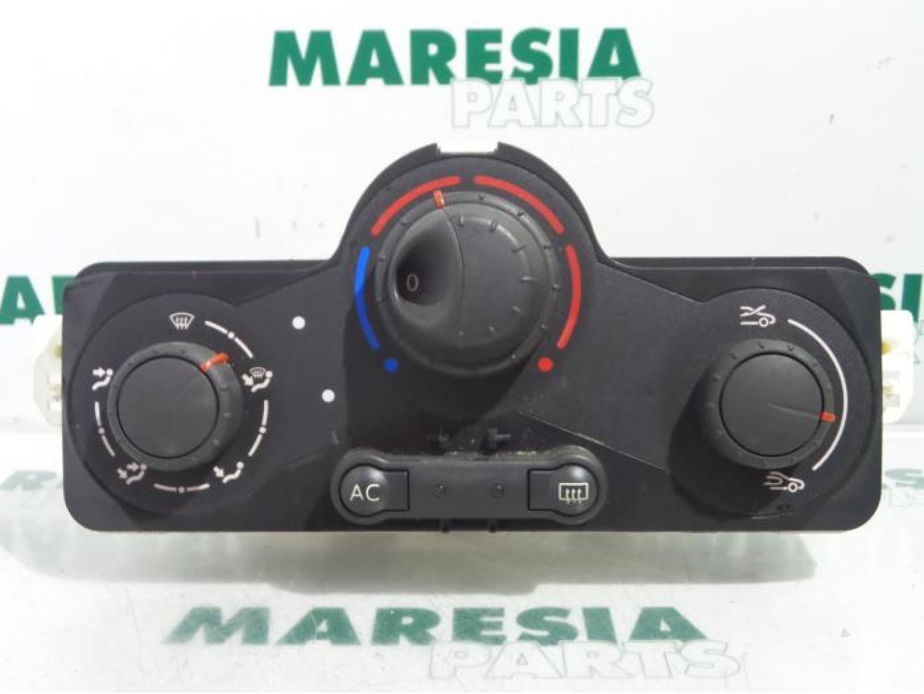 Renault - Clio - Panneau de commandes chauffage