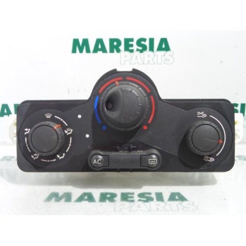 Renault - Clio - Heater control panel