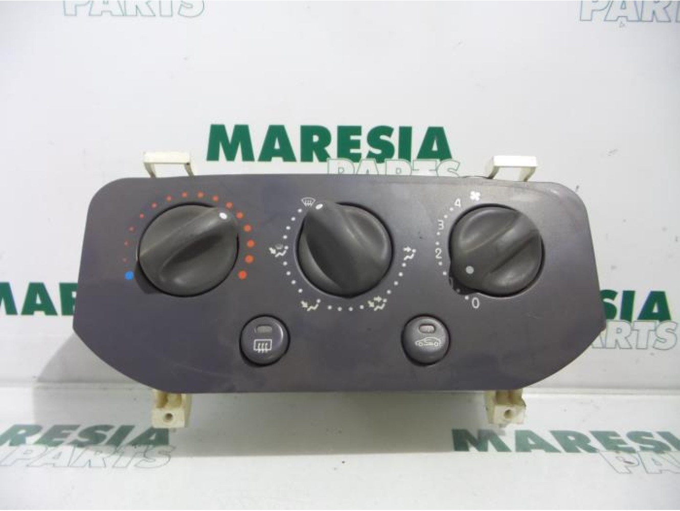 Renault - Clio - Heater control panel