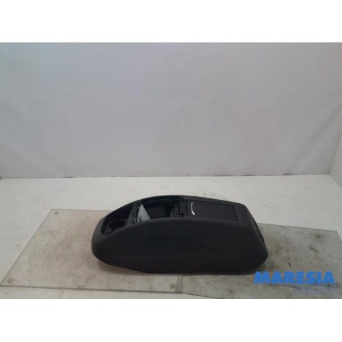 Citroen - Grand C4 Space Tourer - Middle console