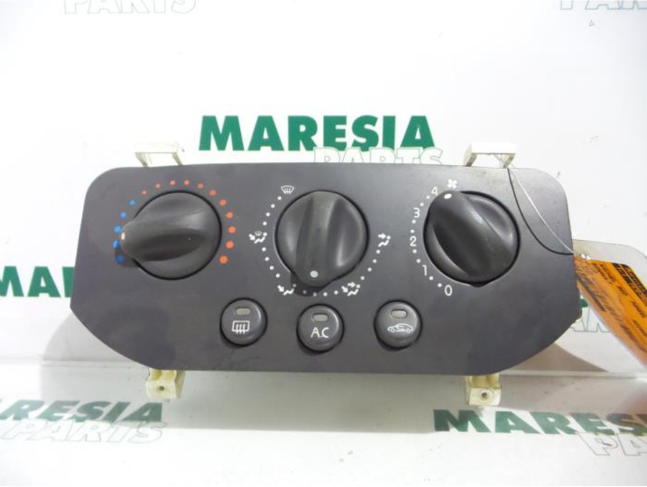 Renault - Clio - Heater control panel