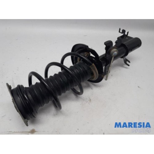 Renault - Clio - Front shock absorber rod, right