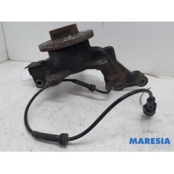 Renault - Clio - Knuckle, front right