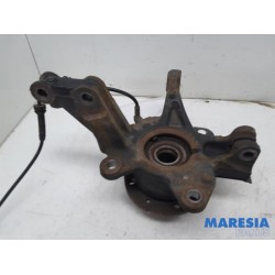 Renault - Clio - Knuckle, front right