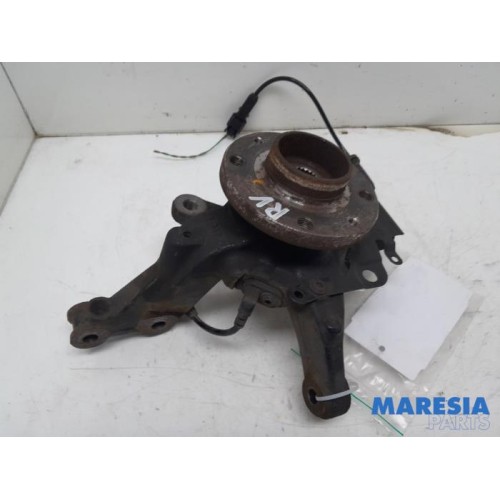 Renault - Clio - Knuckle, front right