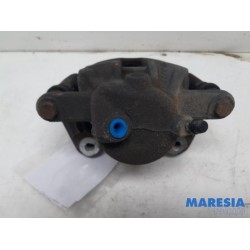 Renault - Clio - Front brake calliper, right